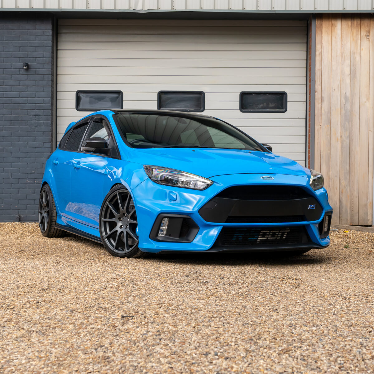 Win This 420BHP Ford Focus RS MK3 & £5,000 Cash *NITROUS BLUE*