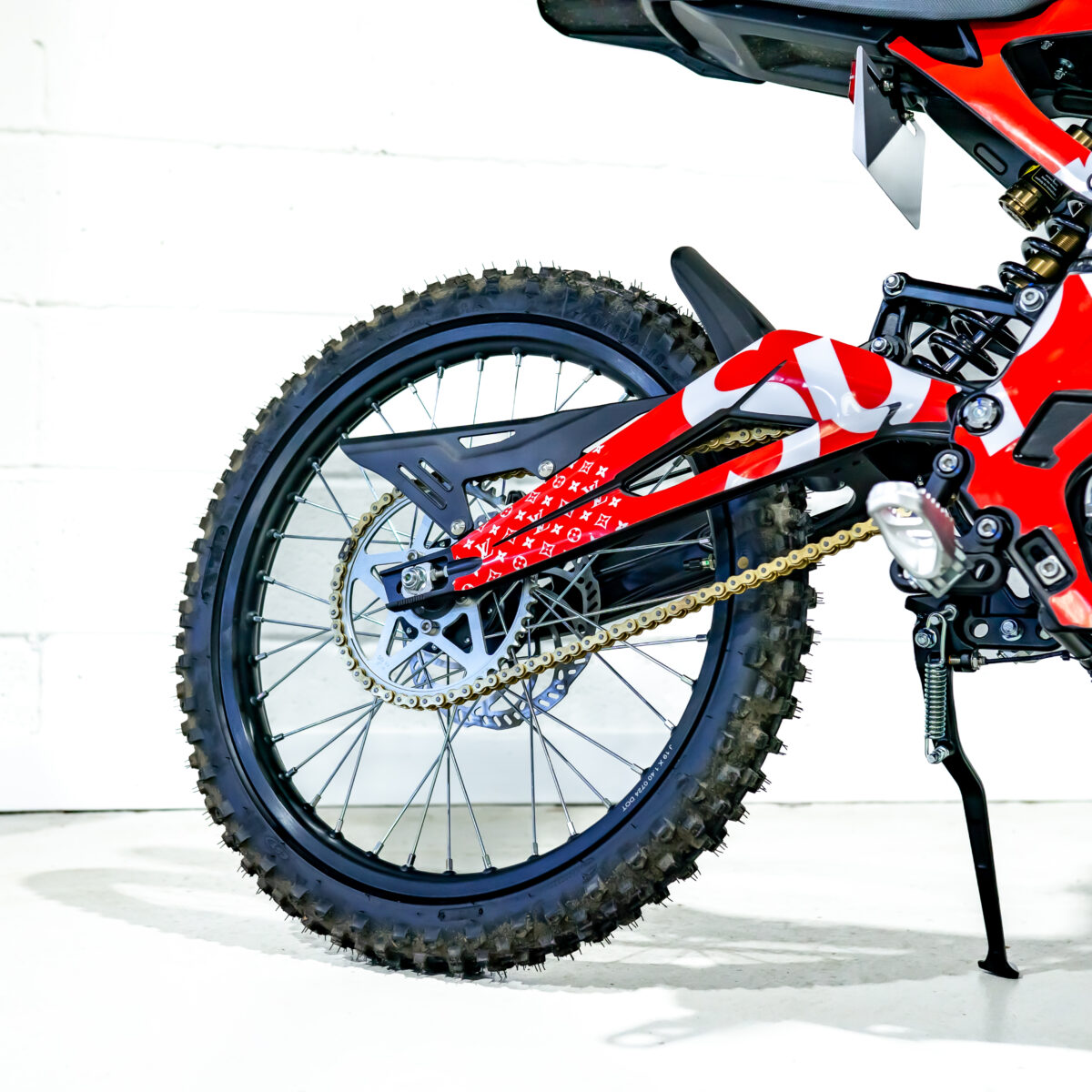 Win This Supreme Sur-ron LBX Off Road Electric Bike *FREE UK WIDE DELIVERY* - Image 9