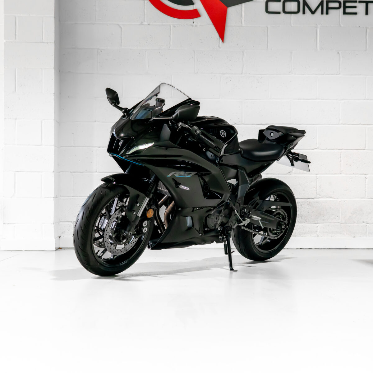 Win This 2023 Yamaha YZF R7 & £500 Cash *FREE UK WIDE DELIVERY* - Image 3