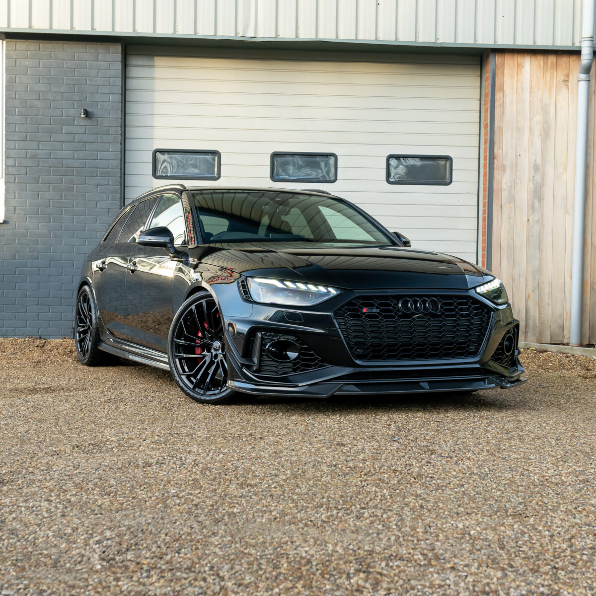 Win This Audi RS4 Avant & £1,000 Cash *Carbon Black Edition*