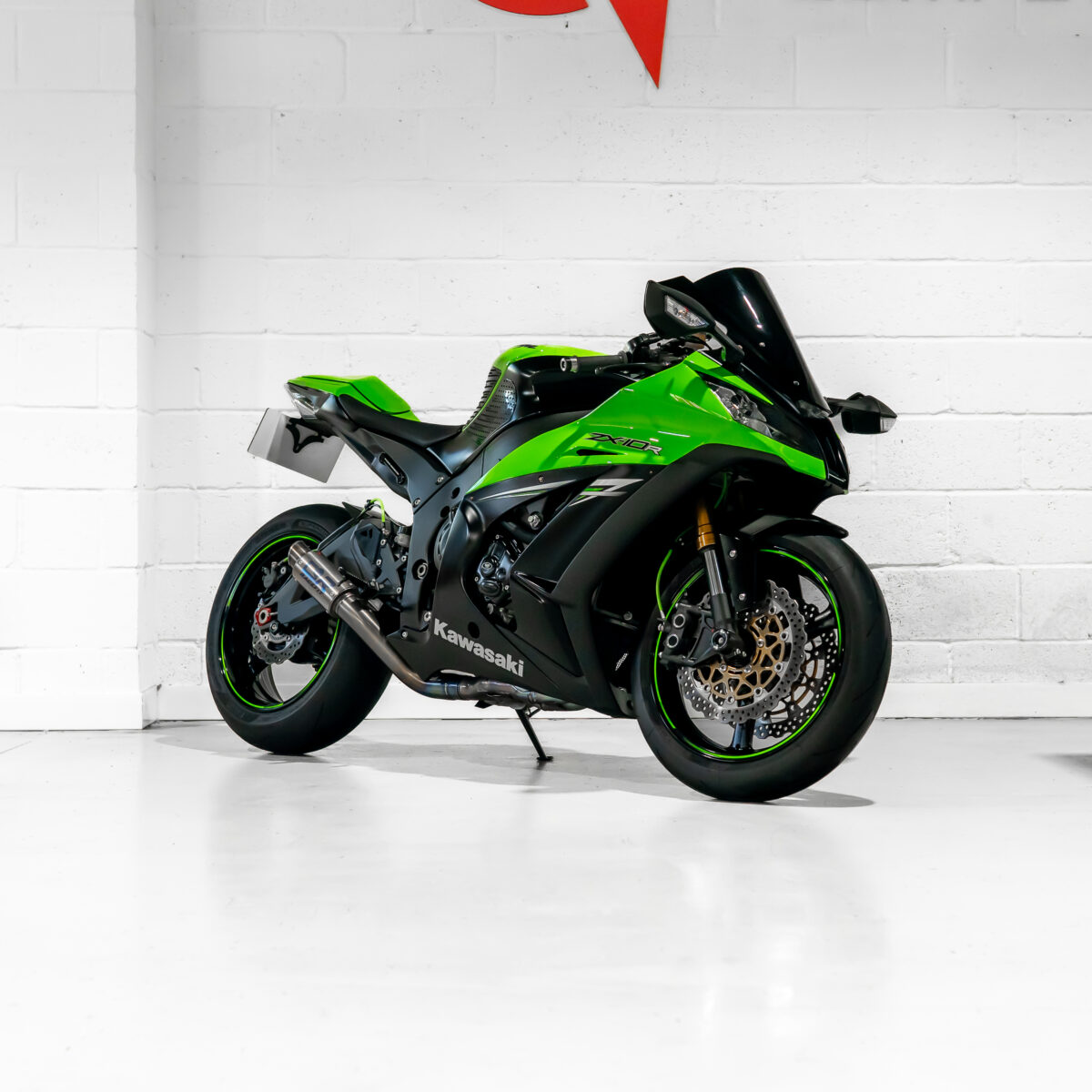 Win This Kawasaki Ninja ZX10R & £500 Cash *FREE UK WIDE DELIVERY*