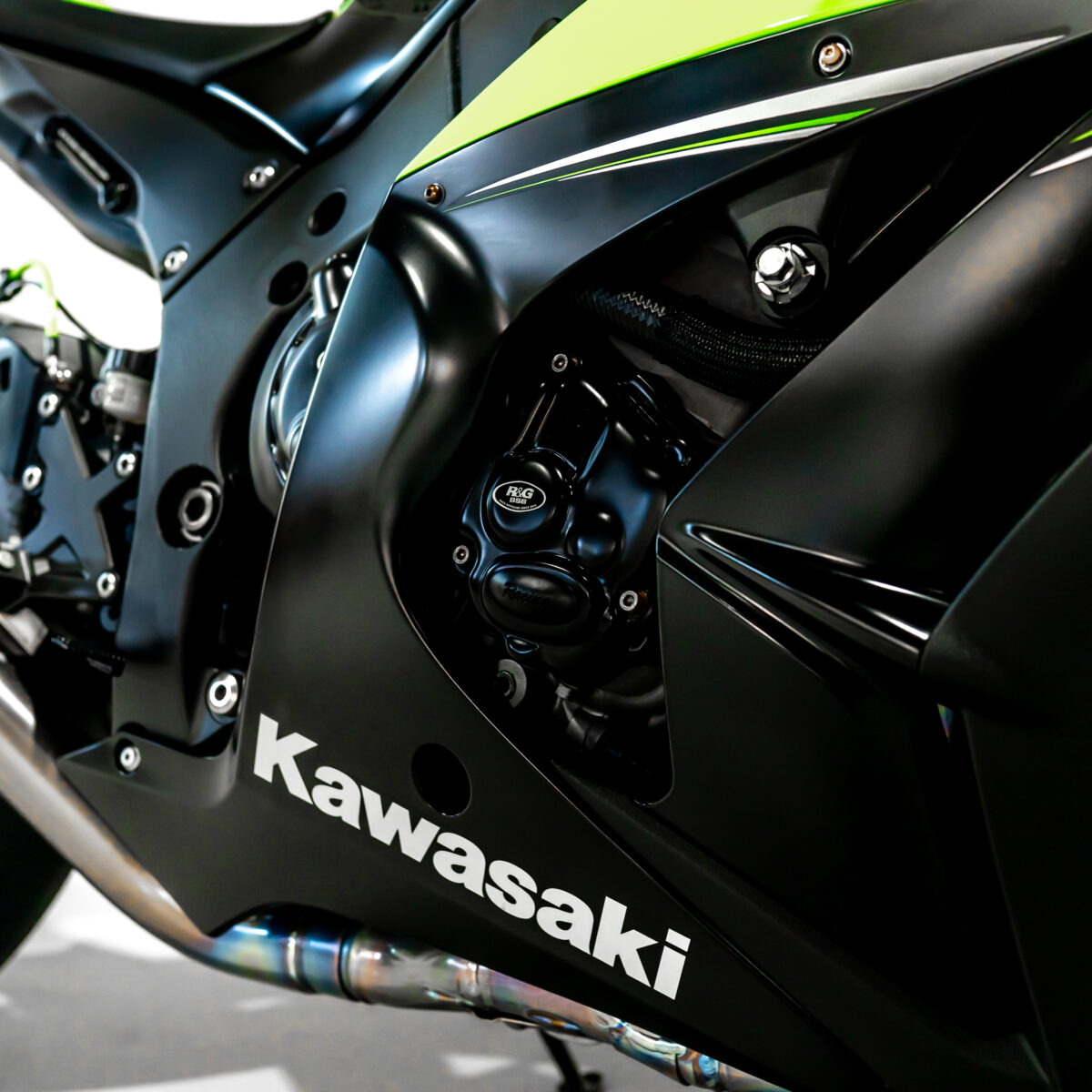 Win This Kawasaki Ninja ZX10R & £500 Cash *FREE UK WIDE DELIVERY* - Image 7