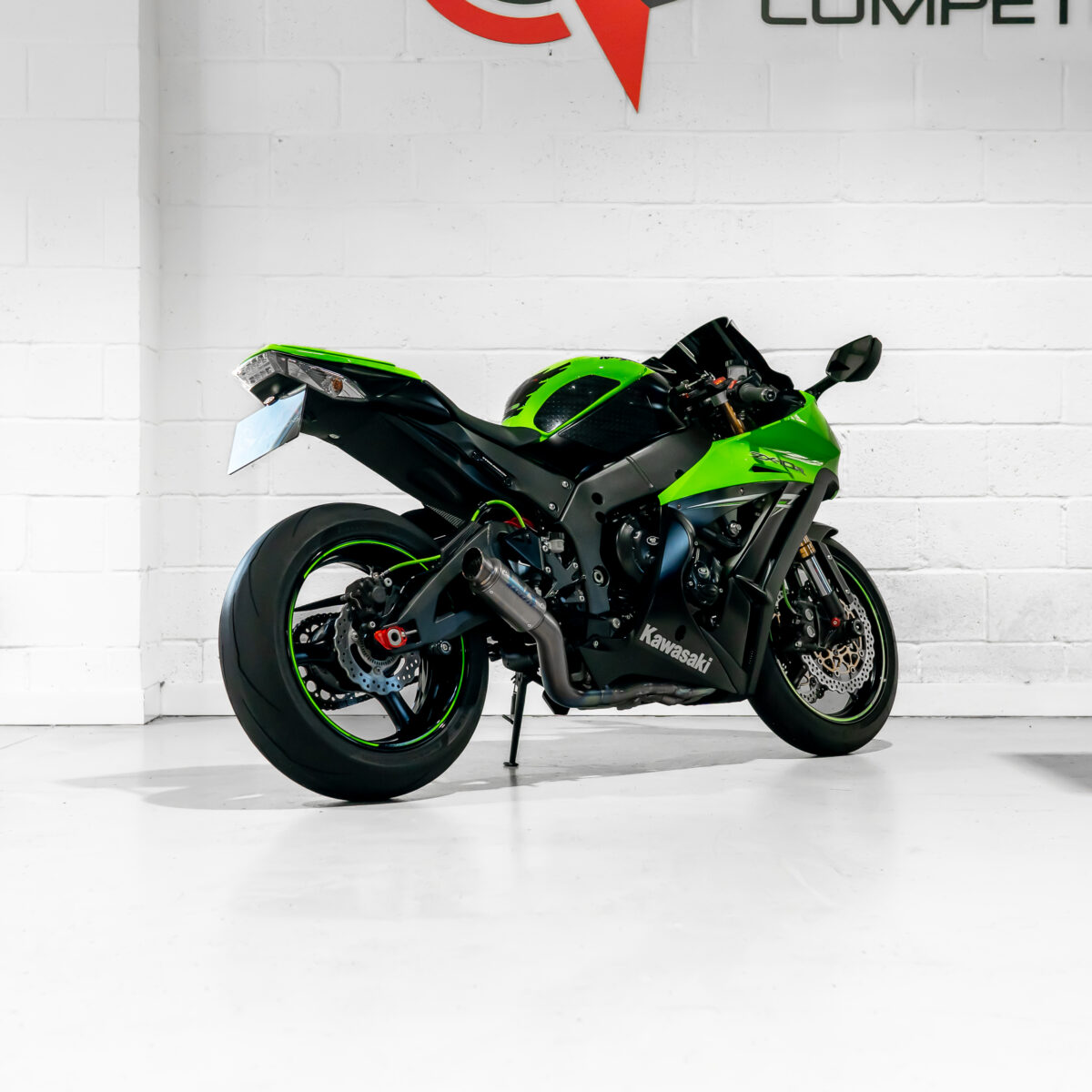 Win This Kawasaki Ninja ZX10R & £500 Cash *FREE UK WIDE DELIVERY* - Image 5