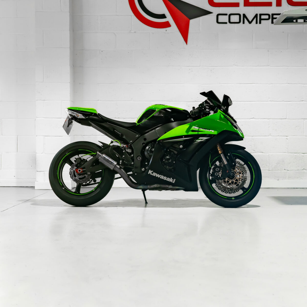 Win This Kawasaki Ninja ZX10R & £500 Cash *FREE UK WIDE DELIVERY* - Image 2